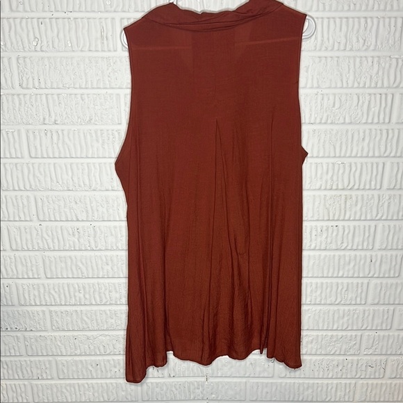Cato Sleeveless Rust Button-Up Top - Picture 2 of 5